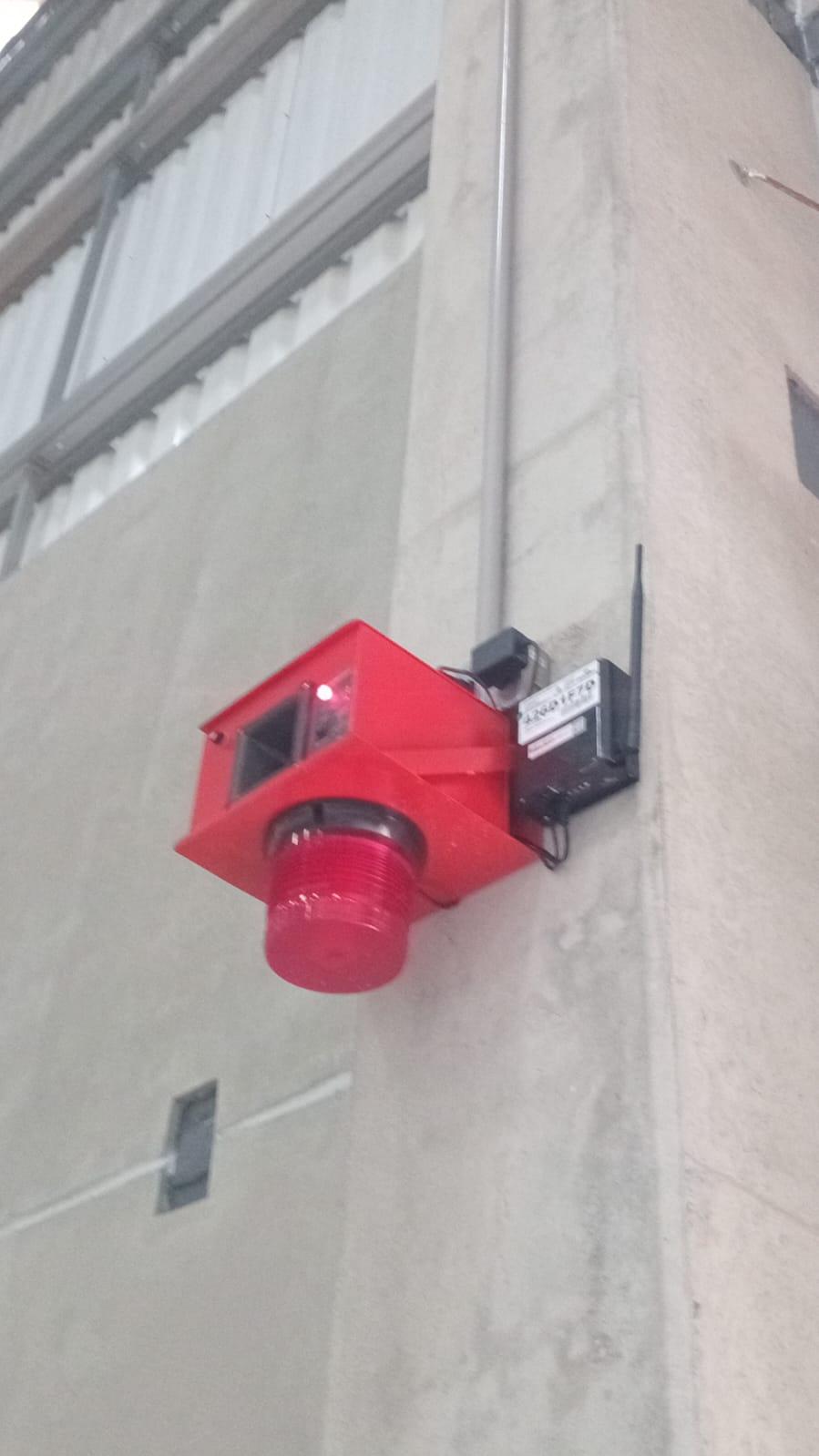 Alarme audiovisual e comunicação de emergência